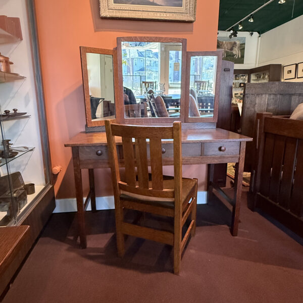 L&JG Stickley Dressing Table - Image 4