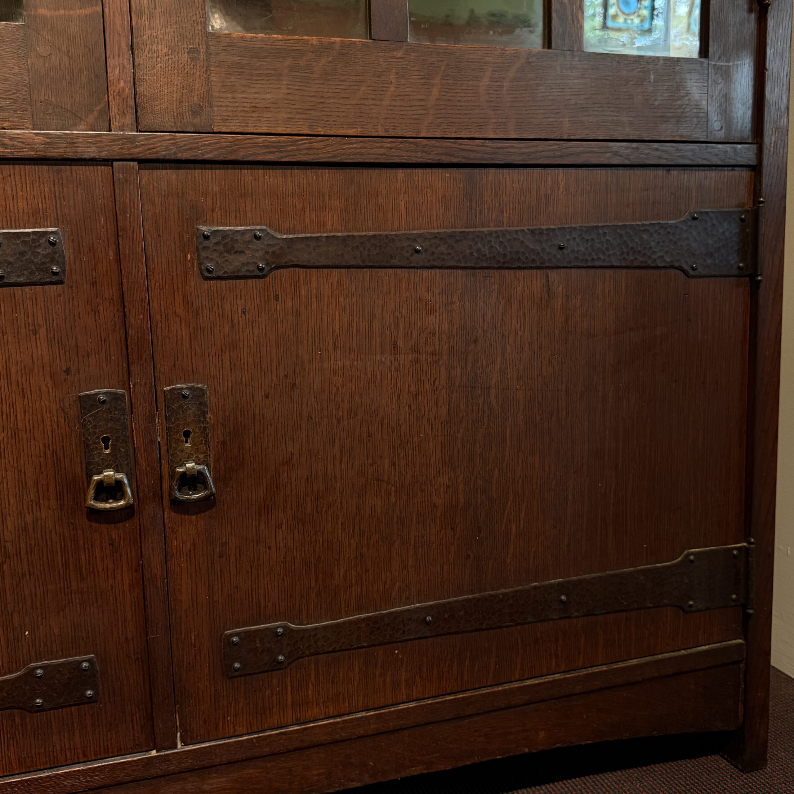 L&JG Stickley #729 Strap Hinge China Cabinet - Image 6