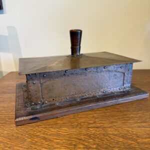 Gustav Stickley Cigar Box, Model #279